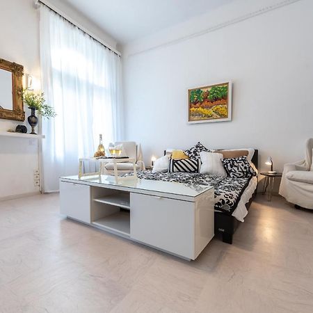 Vintage Elegance Mostcentralapt !Vaci Street! Budapest Ngoại thất bức ảnh