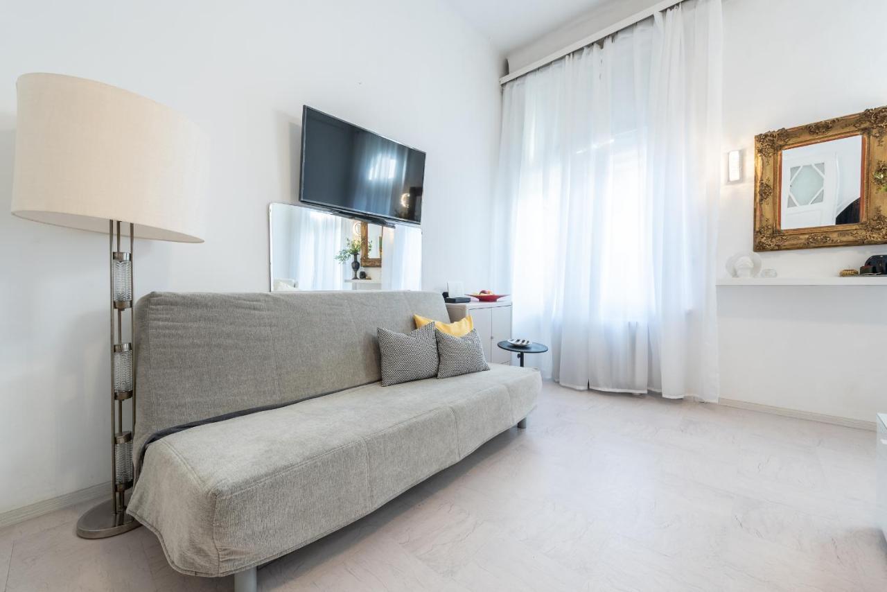 Vintage Elegance Mostcentralapt !Vaci Street! Budapest Ngoại thất bức ảnh