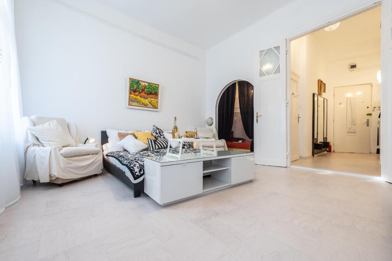 Vintage Elegance Mostcentralapt !Vaci Street! Budapest Ngoại thất bức ảnh